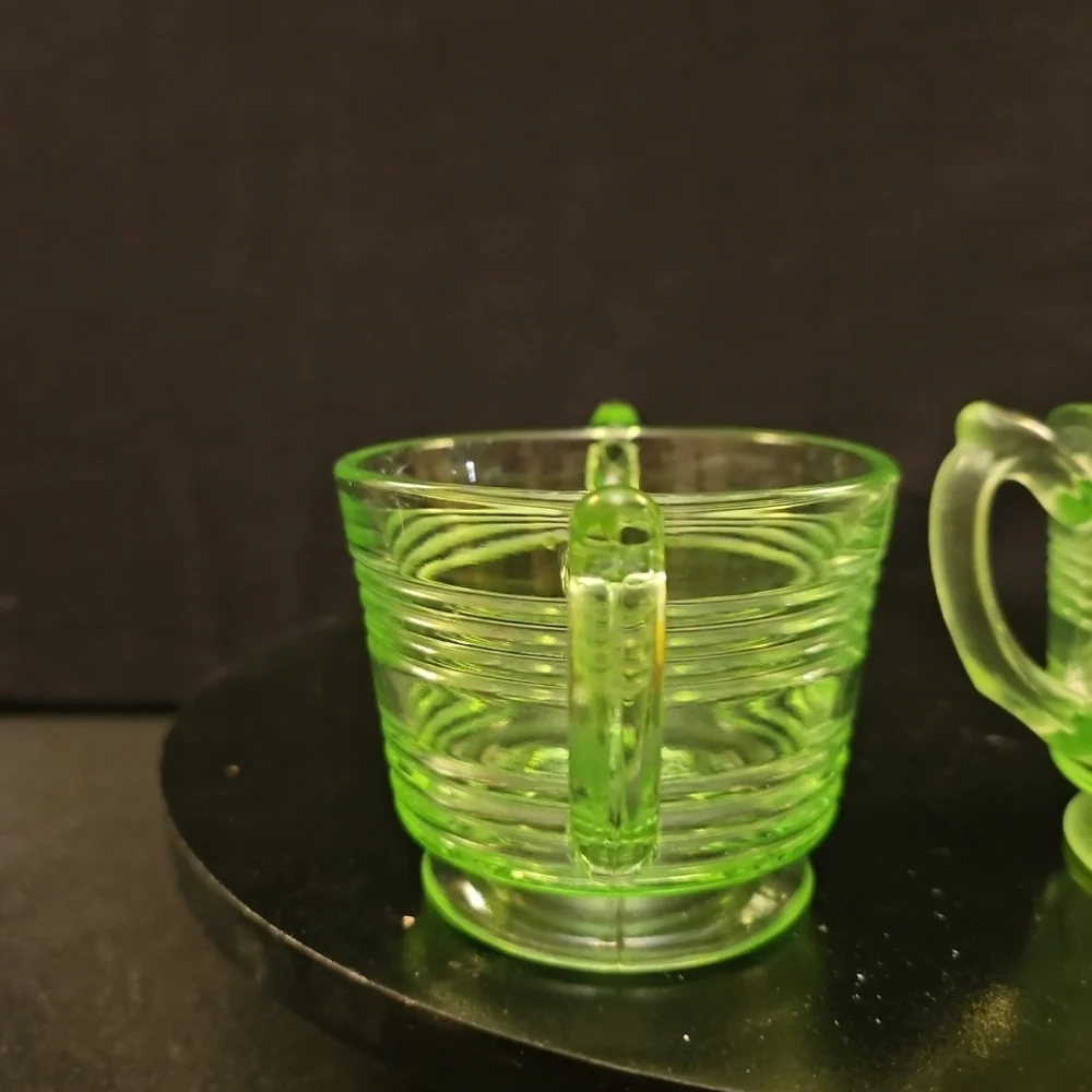 Vintage Uranium Green Glass Creamer‎ and Sugar Set